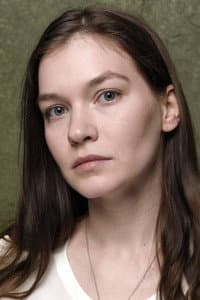 Hannah Gross in Igavene suvi