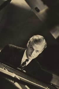 Dalies Frantz in Balalaika
