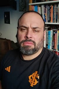 Alexandre Linck in Deuses de Mentira