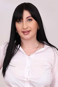 Aleksa Mink in Natural 9