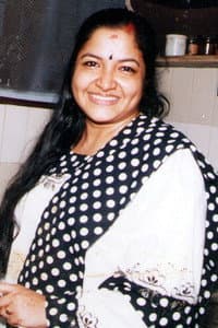 K. S. Chithra in Halo Mogudu Bale Pellam
