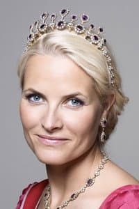 Queen Mette-Marit of Norway in Kong Harald IV av Norge: Begravelsen