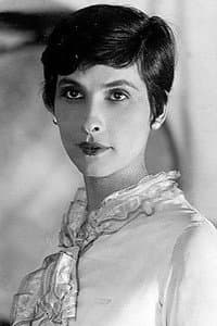 Sybille Binder in Thunder Rock