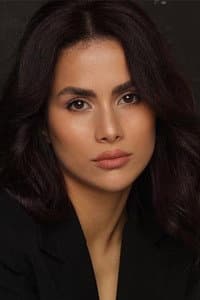 Zeynep Derin Şenyiğit in Oflu Hoca 4