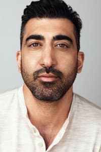 Mershad Torabi in Step Back, Doors Closing