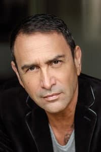Sébastien Chato in Les enfants du soleil