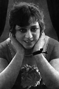 María Luisa Notar in La casa de los millones