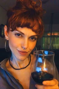 Karen Furbino in Pontas de Verônika