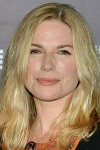 Eva Birthistle in The Circuit