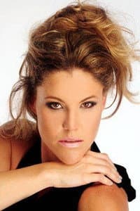Fantine Thó in Rouge - O Sonho de Ser Uma Popstar