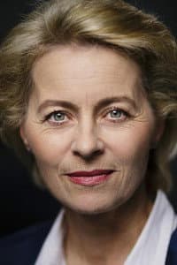 Ursula von der Leyen in Angela Merkel - Im Lauf der Zeit