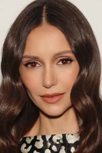 Nina Dobrev in Arena