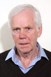 Jeremy Bulloch in Play It Cool