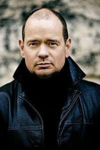 Bernhard Völger in Maya de Bij