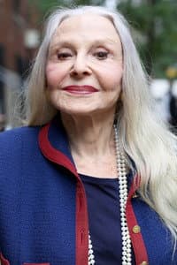 Joyce Carpati in Alter Ego