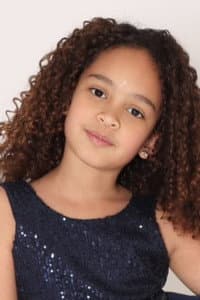 Victoria Morales in Una Isla