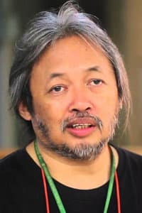 Seno Gumira Ajidarma in Anak Sabiran, di Balik Cahaya Gemerlapan (Sang Arsip)