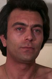 Haris Tryfonas in Η Μαύρη Εμμανουέλα