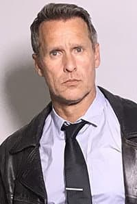 Craig Urbani in Invasive 2: Getaway