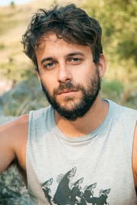 Agustín Frías in Los amantes astronautas