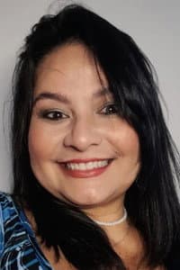 Sílvia Goiabeira in Cabeça Papelão