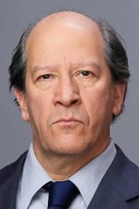 Alejandro Trejo in Alberto: ¿Quién sabe cuánto cuesta hacer un ojal?