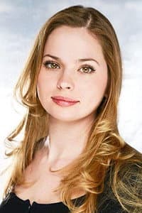 Annette Wozniak in Safe House