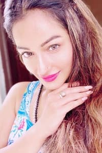 Ritika Anand in Inverse
