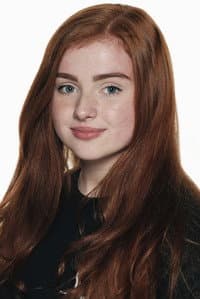 Lucy Carolan in Louis en de Aliens