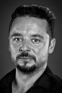 Tomáš Lněnička in Pérák: Stín nad Prahou