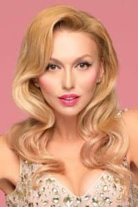 Olia Poliakova in Свінгери