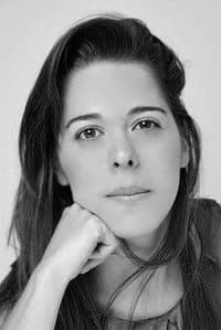 Verónica Bravo in Los Exiliados