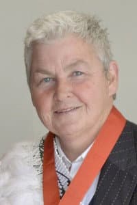 Lynda Topp in Poi E: The Story of Our Song