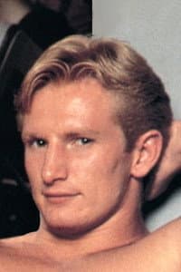 Steve Shannon in Hard Heroes