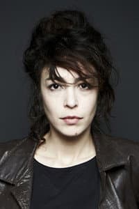 Adrienne Pauly in La Tueuse