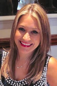 Nina Muschallik in Knife Edge