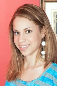 Mae Olsen in The Cute Girl Next Door