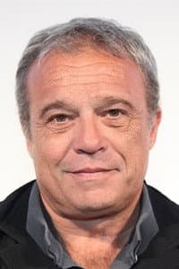 Claudio Amendola in Come un gatto in tangenziale - Ritorno a Coccia di Morto