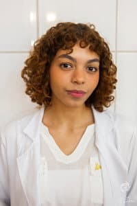Lívia Mayra in MARAL