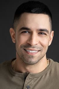 Elias Edraki in Easy Land