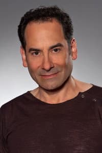 Ethan Freeman in Elisabeth