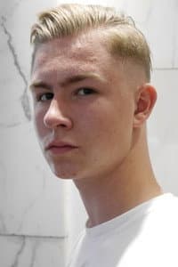 Vincent Wiemer in Sonne und Beton