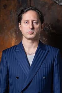 Carl Barât in Sgt. Pepper live à la Philharmonie de Paris