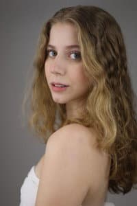 Vitória Araldi in Um Conto da Videira