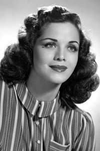Carol Bruce in Keep 'Em Flying