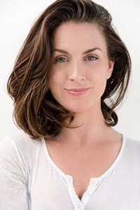 Caroline Kinsolving in Puppy Love