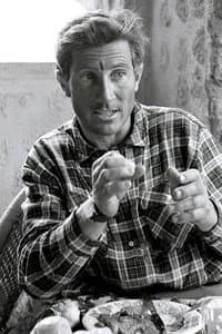 Walter Bonatti in Riccardo Cassin, 100 Anni - Un secolo di alpinismo passato alla storia