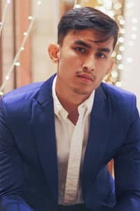 Ezzrin Loy in Biar Mimpi Sampai Ke Bintang