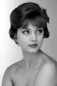 Marie-Hélène Arnaud in Mannequins de Paris