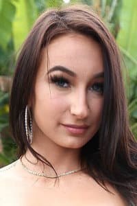 Alessia Luna in Sex and the Family: Brothers & Sisters 4